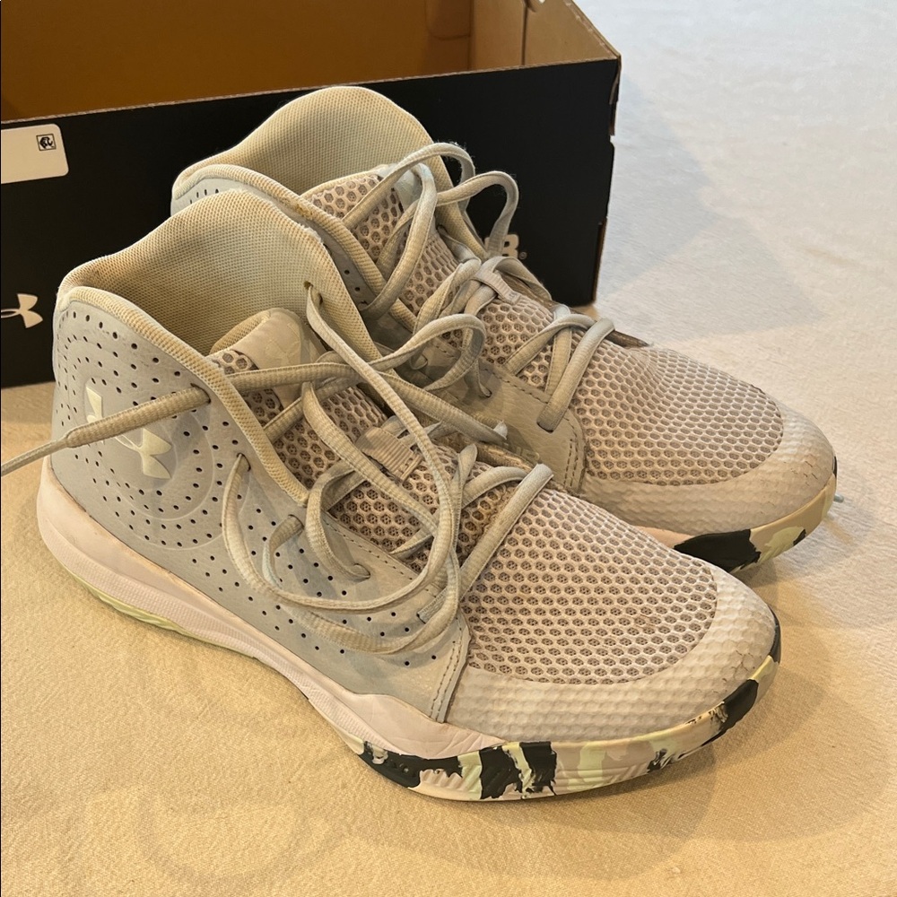 Under Armour Gray Mesh Mid-Top Basketball Shoes with Camo Outsole